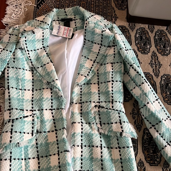 Blue and white coat - Picture 2 of 5